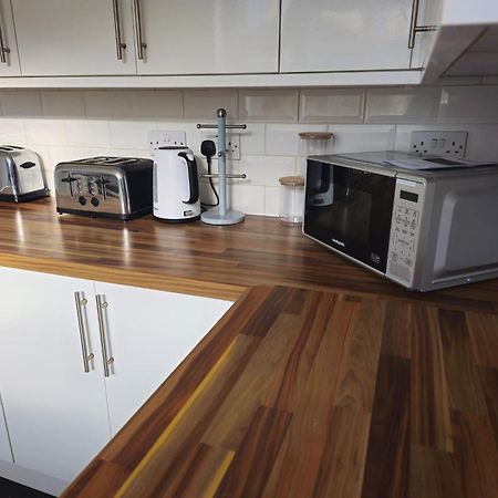 Delightful Room By Gloucester Road Bristol Exteriör bild
